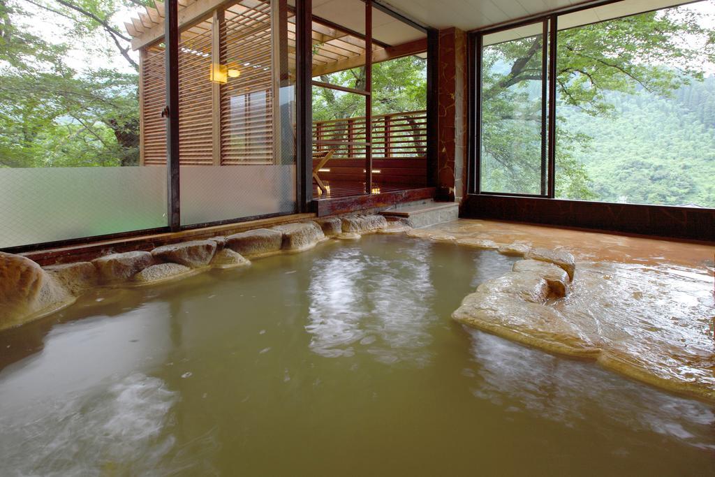 Отель Sanrakuen Tonami Экстерьер фото