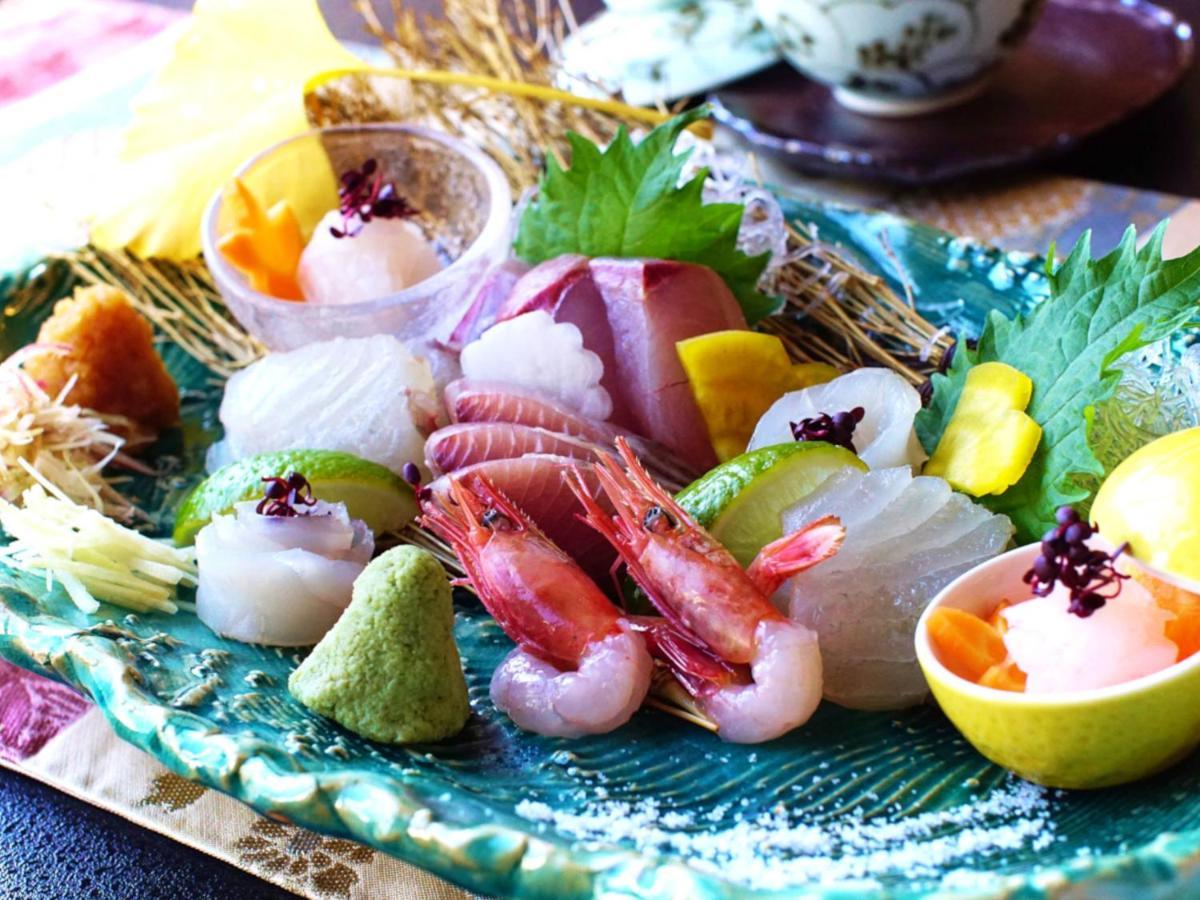 Отель Sanrakuen Tonami Экстерьер фото
