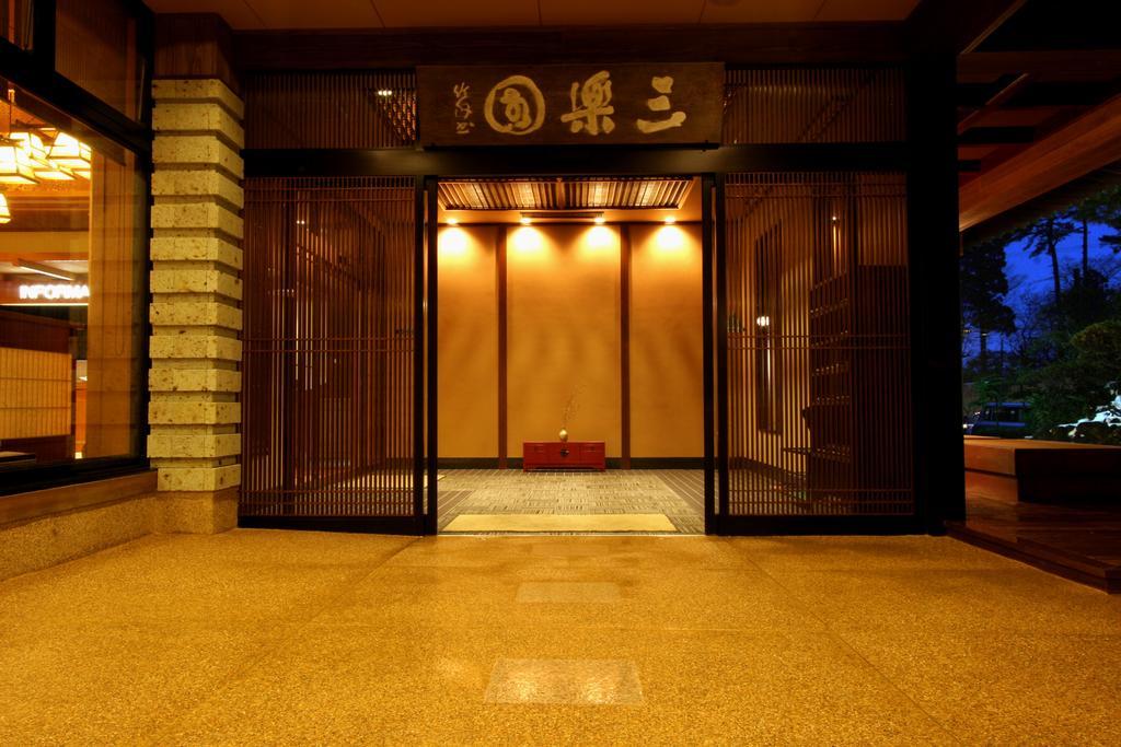 Отель Sanrakuen Tonami Экстерьер фото